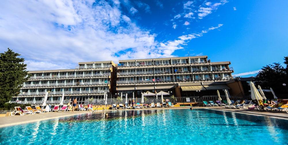 Arena Hotel Holiday Medulin Ngoại thất bức ảnh