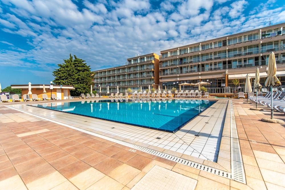 Arena Hotel Holiday Medulin Ngoại thất bức ảnh