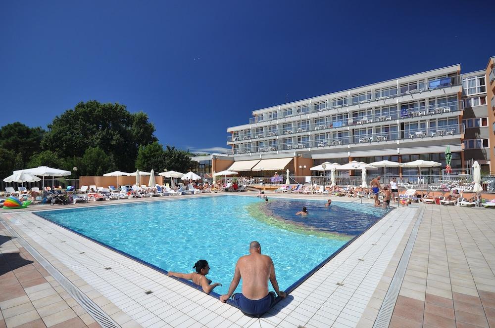 Arena Hotel Holiday Medulin Ngoại thất bức ảnh