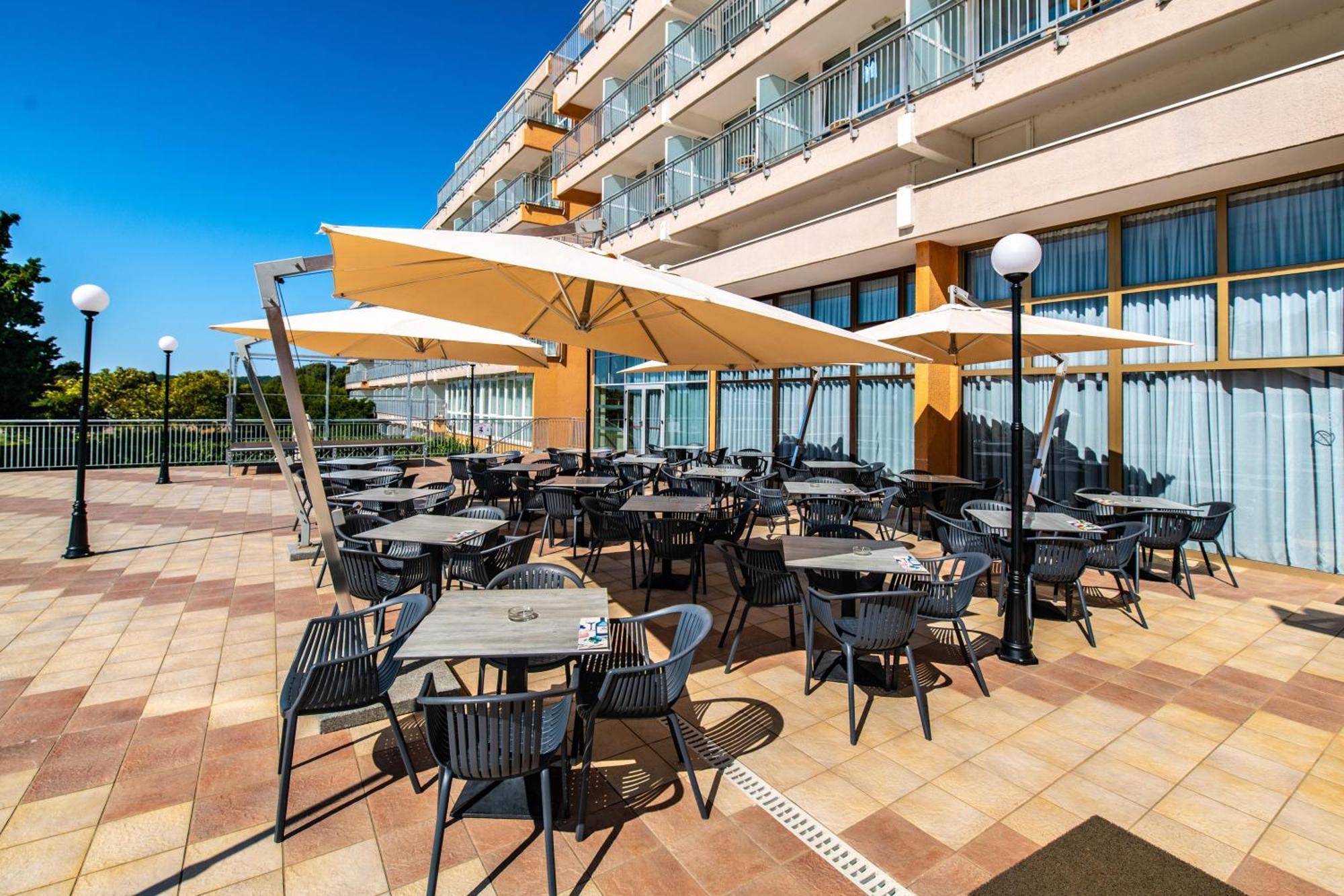 Arena Hotel Holiday Medulin Ngoại thất bức ảnh