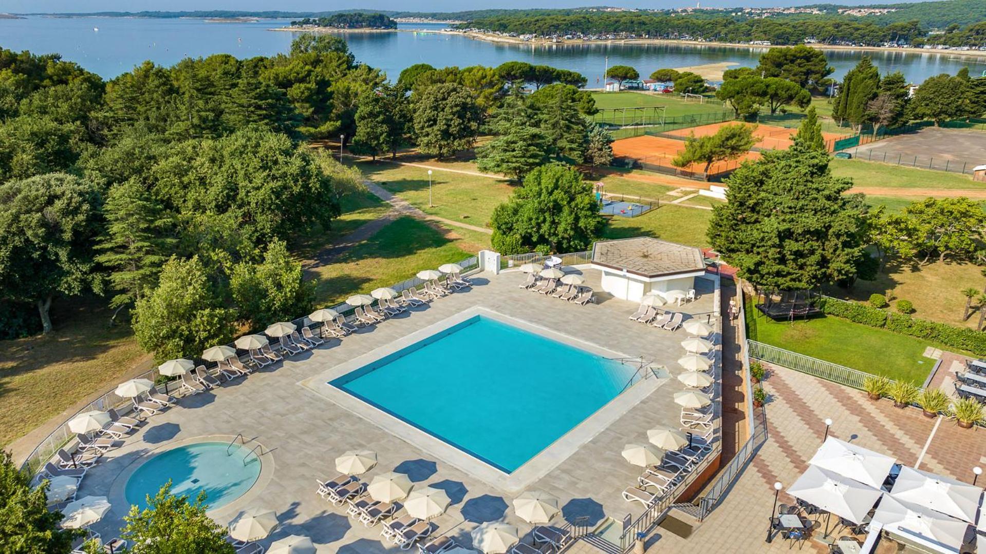 Arena Hotel Holiday Medulin Ngoại thất bức ảnh