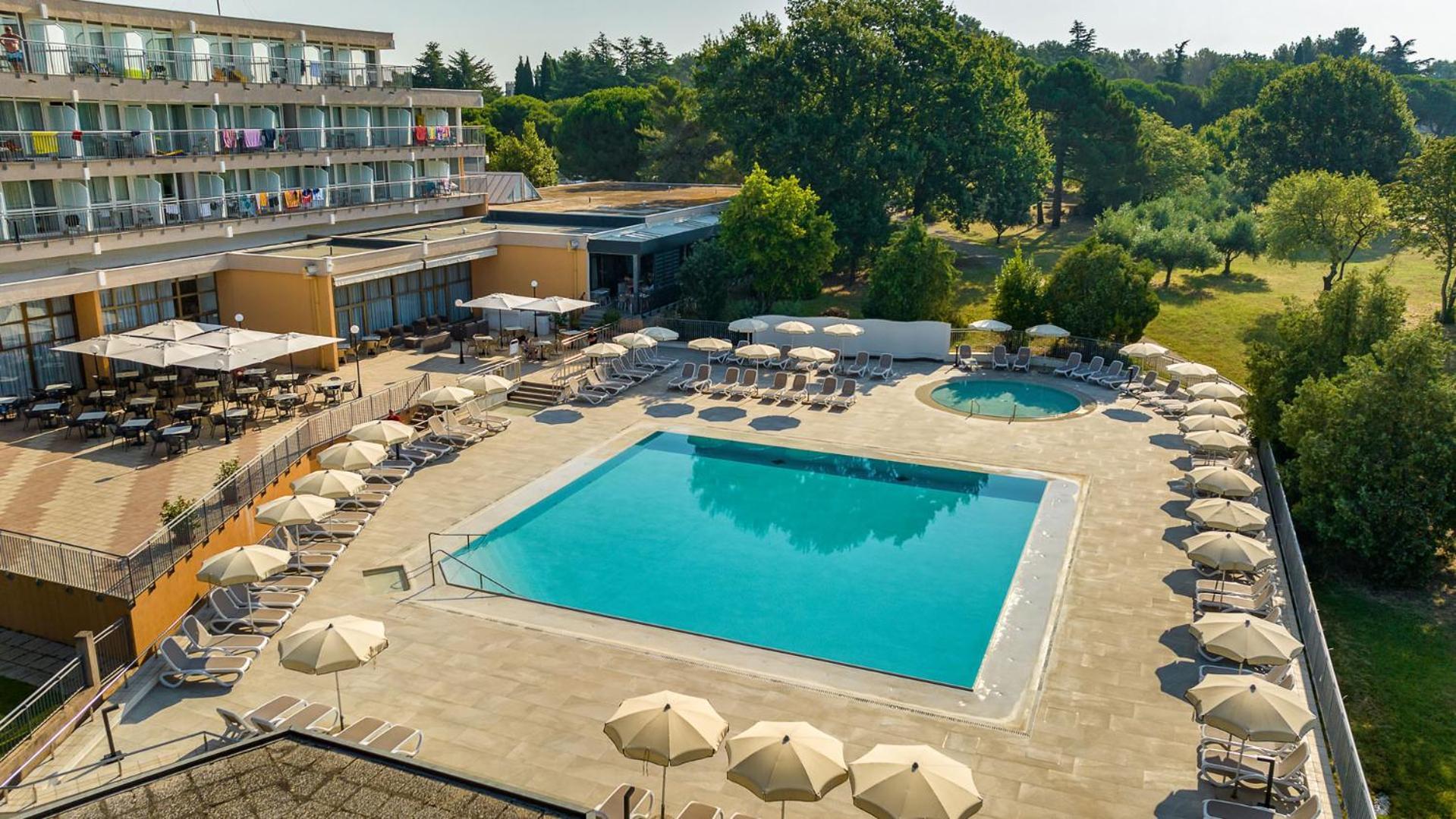 Arena Hotel Holiday Medulin Ngoại thất bức ảnh